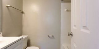 Hub at 934 Apartments Gallery 15