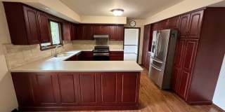 Large 5BR/3.5 Bath in Elm Heights. Available Now! Gallery 39