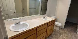 Spacious 2 bed/2.5 bath with bonus room townhome off Road 68 Gallery 29