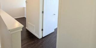 Room in 3 Bedroom Home at Phillips St Gallery 17
