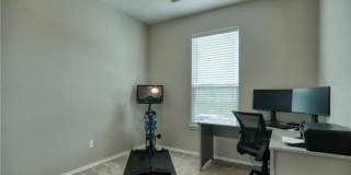 Room in 3 Bedroom Home at Muenster Dr Gallery 1