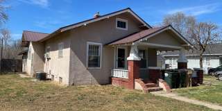 3 bed in Nickerson with large fenced yard Gallery 1