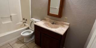 La Place 5th St Gallery 19