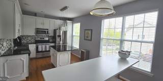 45560 LAKEMONT Square Gallery 10