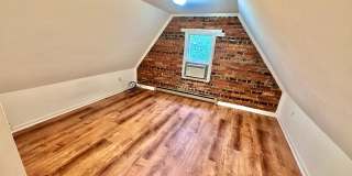 Spacious 6 bedroom 3.5 bath Tudor Townhouse w/Deck close to Georgetown University & Hospital Gallery 36