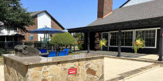 Pinnacle Gallery 21