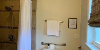 Fully Furnished Comfort Near New Orleans Universities Gallery 9