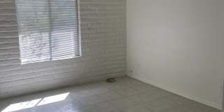 1622 E Del Rio Dr Gallery 25