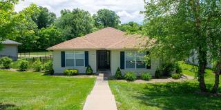 Great SW 3 BR Home W/ Fenced Yard Gallery 1