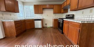 Glen Cove Beauty 3 bed 2.5  bath 2 Story home in established neighborhood Gallery 16