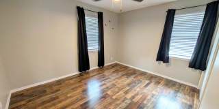 Cute, Remodeled 2 Bed in Village Gallery 8