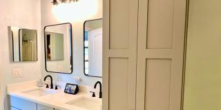 5 bedroom home with fenced in yard!!! Gallery 35