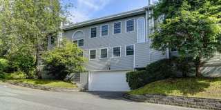 Spacious and bright condo located in a quiet area that boasts the perfect combination of style and comfort. Gallery 7
