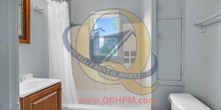 Available Now! 2 beds with Garage! Gallery 10