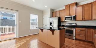 Large Townhome in Wormans Mill! Gallery 21