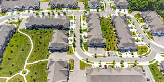 Huntley Manor Gallery 13