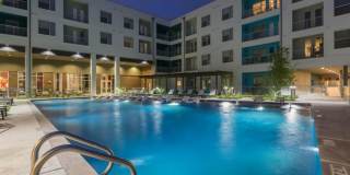 2820 E Martin Luther King Blvd Gallery 1