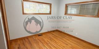 3BR Single-Level Home in NE Salem | Tons of Storage! Gallery 16