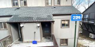 221 Cross Country Lane Gallery 1