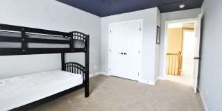 Spacious Home in Port Potomac Gallery 28