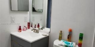 6960 NW 174th Ter Gallery 4