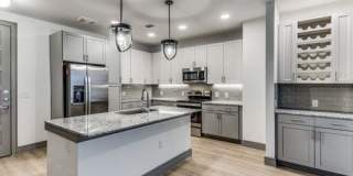 4321 S Congress Ave Gallery 7