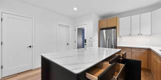 Bright & Spacious - 2BR Condo in Seattle Gallery 5