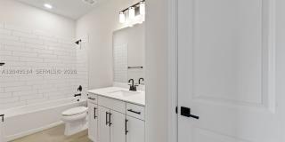 4470 Waterside Dr Gallery 21