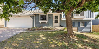 Spacious 3-Bedroom Home with 4th bedroom on lower level & Attached Garage Gallery 1