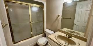 3BR 2.5BA + Bonus Executive Townhome Near MTSU, FREE Lawn Care! Gallery 29