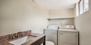 Spacious 6-Bedroom, 3.5-Bath Pool Home Near ASU Campus Gallery 16