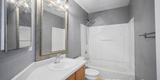 Beautiful Townhome in Excellent West Valley Area Gallery 18