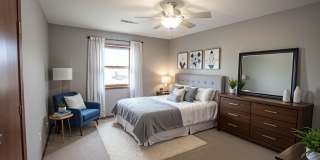 Spacious 3 bedroom w/ fenced yard Gallery 7