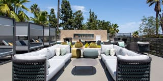 Avalon Woodland Hills Gallery 31