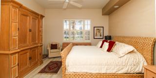 BEACH CLUB***BREAKWATER OF PELICAN BAY***3 BEDS/2.5 BATHS***FURNISHED SEASONAL*** Gallery 36