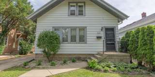 3 Bed Home in the Heart of Whitefish Bay Gallery 21