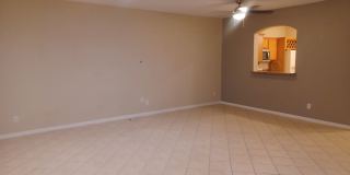 Townhouse with Amenities Galore: 3 BR / 2.5 Bath In The Colonnade Community Gallery 6