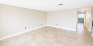 Stunning 3BD/2BTH Home in Holiday! Gallery 4