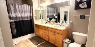 Beautifully Maintained 2BR Townhome in Prime Broomfield Location Gallery 9