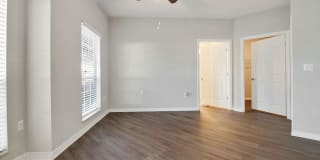 Registry at Windsor Parke Gallery 79