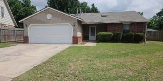 (3) Bed/(2) Bath in West Norman Avail NOW! Gallery 18