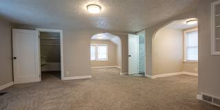 3 Bedroom / 2 Bath Home with Garage off 45th and Leavenworth! Gallery 19