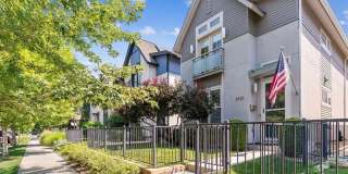 Beautiful Modern 4 Bedroom Denver Home Gallery 1