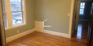 Unique 8 bed 2bath HOUSE with Yard,  Basement , Easy Parking Gallery 13