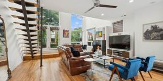 885 N Hermitage Avenue Gallery 4