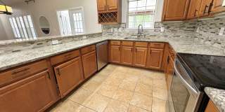 Spacious Two-Story Home with Hot Tub, Pool Table & Fenced Yard in Panther Creek Gallery 12