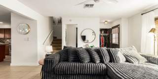 4537 N. 17th Ave. Gallery 7