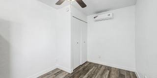 4 weeks of free rent! - Studio Near Grand Canyon University with washer/dryer! Gallery 10