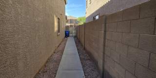 2709 W Redwood Lane Gallery 34