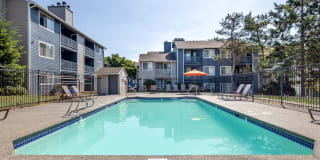 1202 Pearl Gallery 35